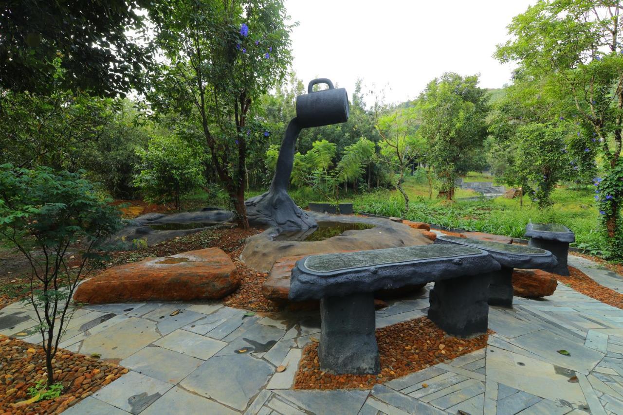 Sattva-The Awakening Garden Hotell Kakkadampoyil Exteriör bild