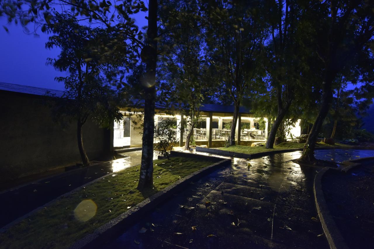 Sattva-The Awakening Garden Hotell Kakkadampoyil Exteriör bild